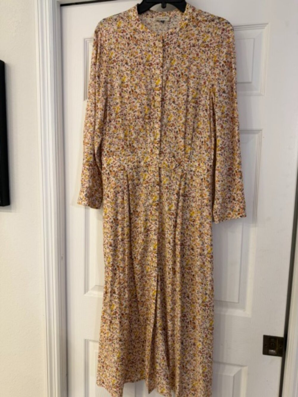 Dress Court & Rowe in business-casual in size 10, flower print